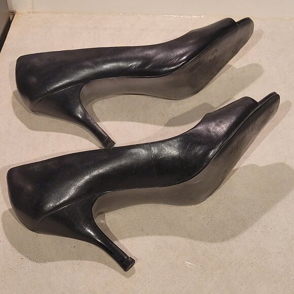 Tahari Riddle Women's size 9.5 open toe pumps shoes - Picture 8 of 12